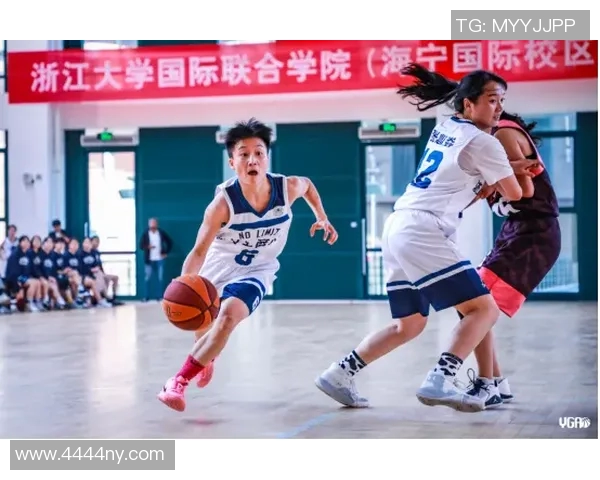 赛后分析：重庆篮球队与杭州篮球队的表现与状态对比探讨